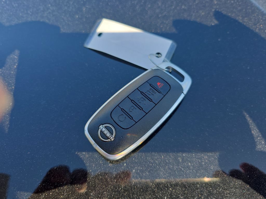 Used 2025 Nissan Rogue SV FWD image 26