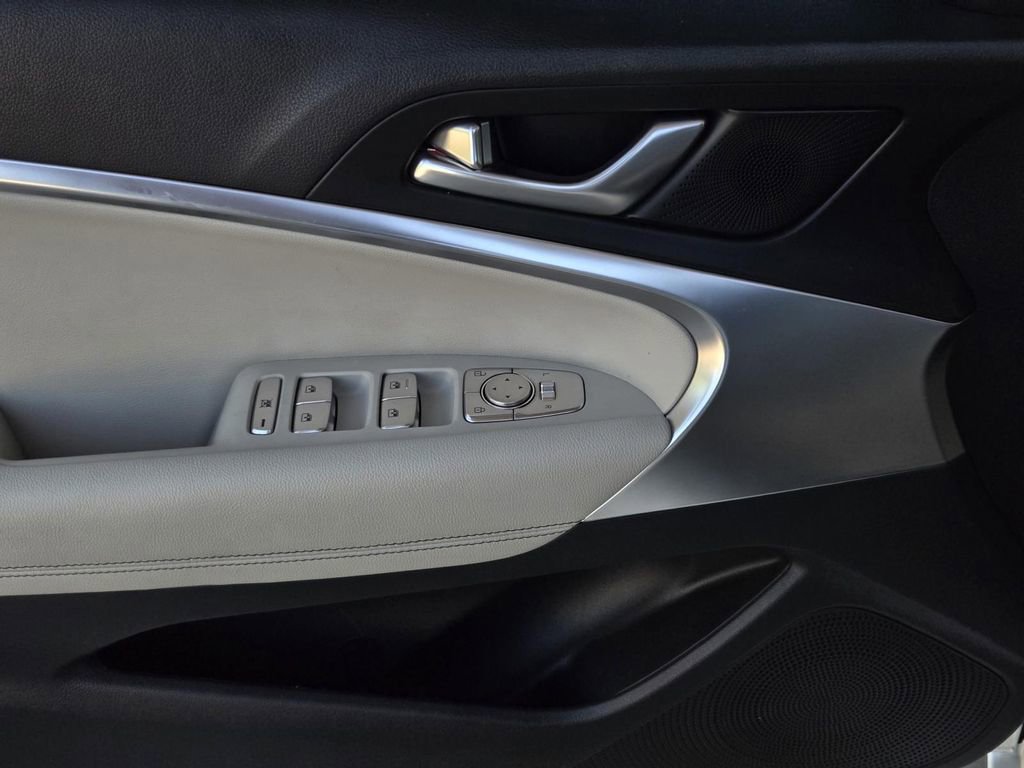 Used 2025 Genesis G70 2.5T AWD/4WD image 15