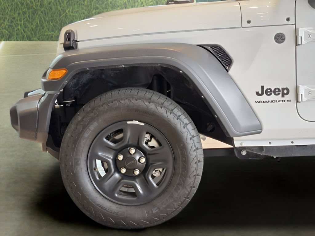 Used 2025 Jeep Wrangler Sport AWD/4WD image 9