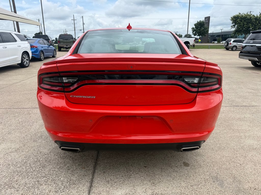 Used 2019 Dodge Charger SXT w/ Plus Group RWD image 6