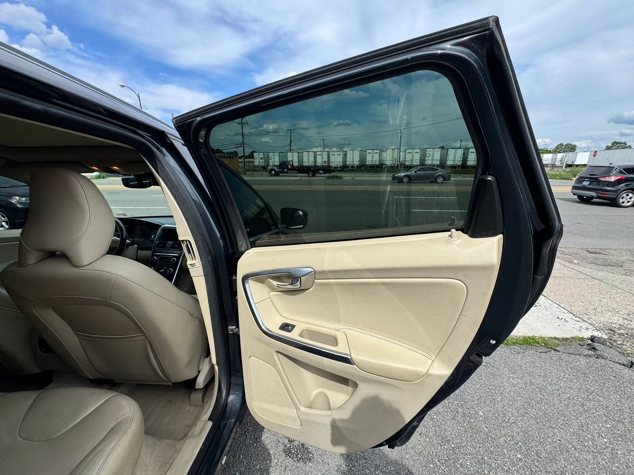 Used 2016 Volvo XC60 T5 Premier FWD image 17