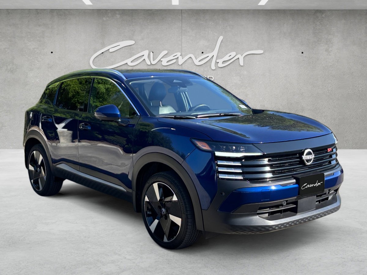 Used 2025 Nissan Kicks SR image 2