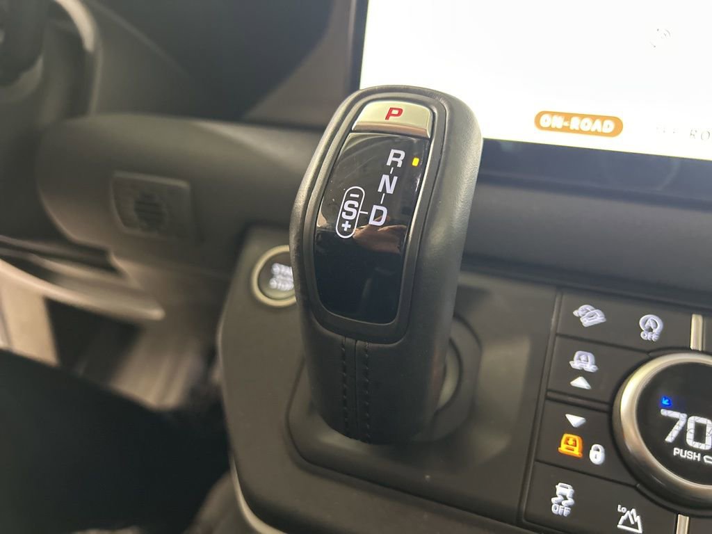 Used 2023 Land Rover Defender 130 SE image 34