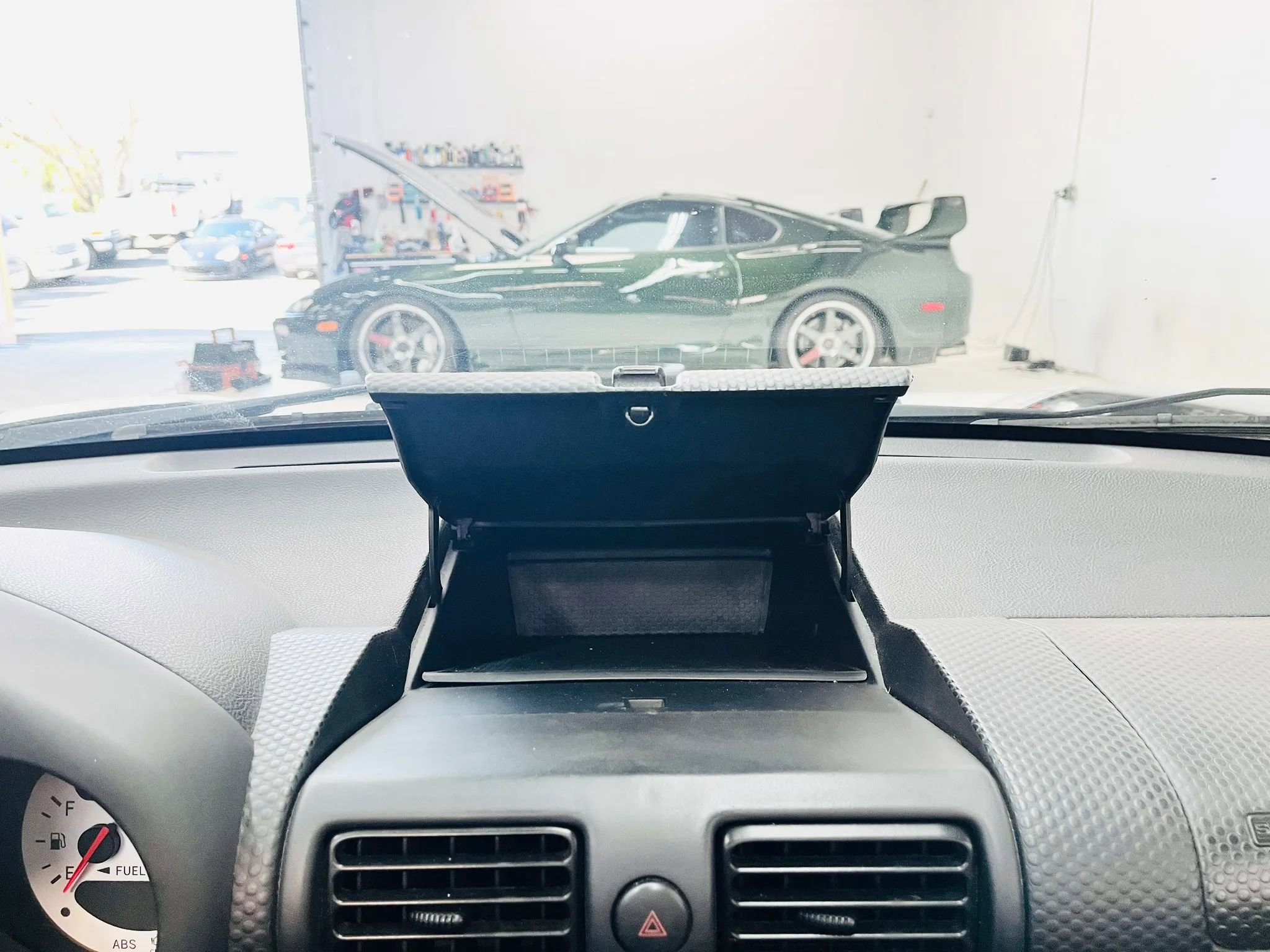 Used 2002 Toyota MR2 RWD image 26