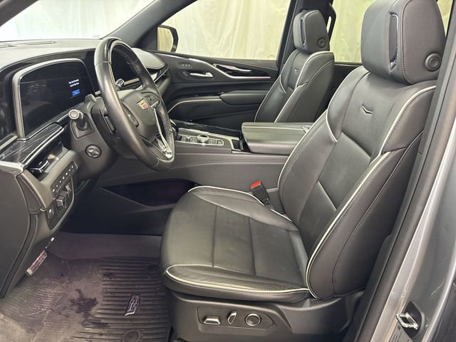 Used 2024 Cadillac Escalade Sport w/ LPO, ONYX Package AWD/4WD image 10