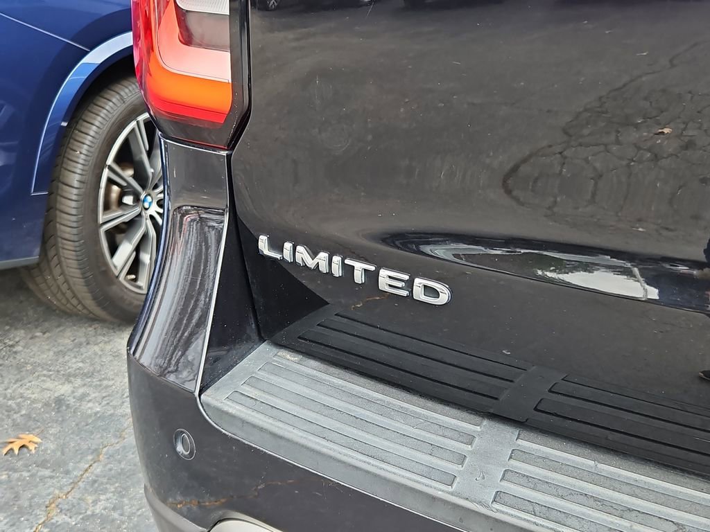 Used 2023 Ford Expedition Limited image 10