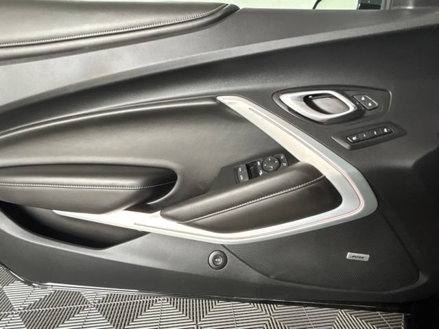 Used 2018 Chevrolet Camaro SS RWD image 17