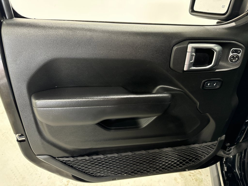 Used 2022 Jeep Wrangler Unlimited Sport image 18