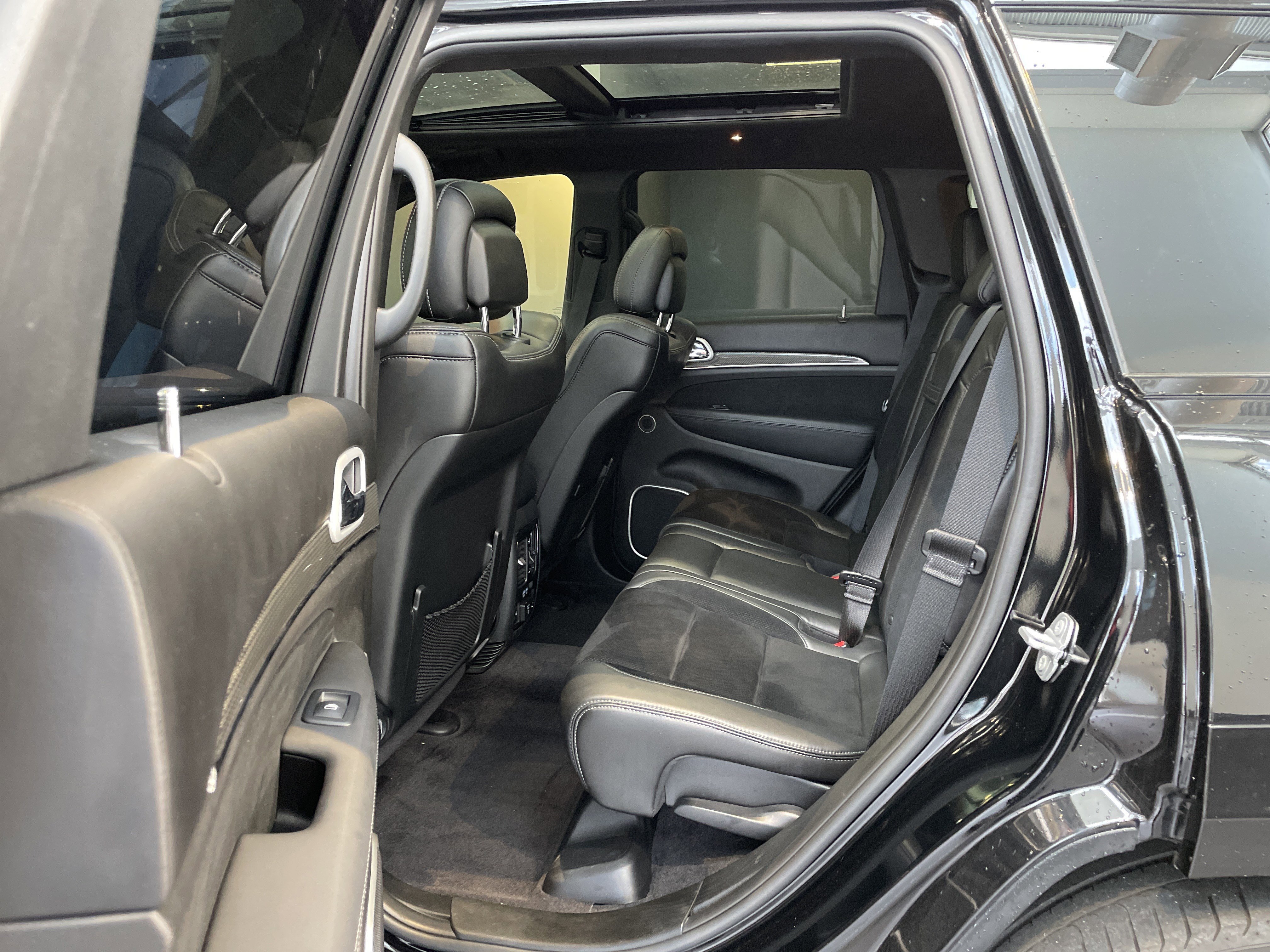 Used 2018 Jeep Grand Cherokee Trackhawk AWD/4WD image 36