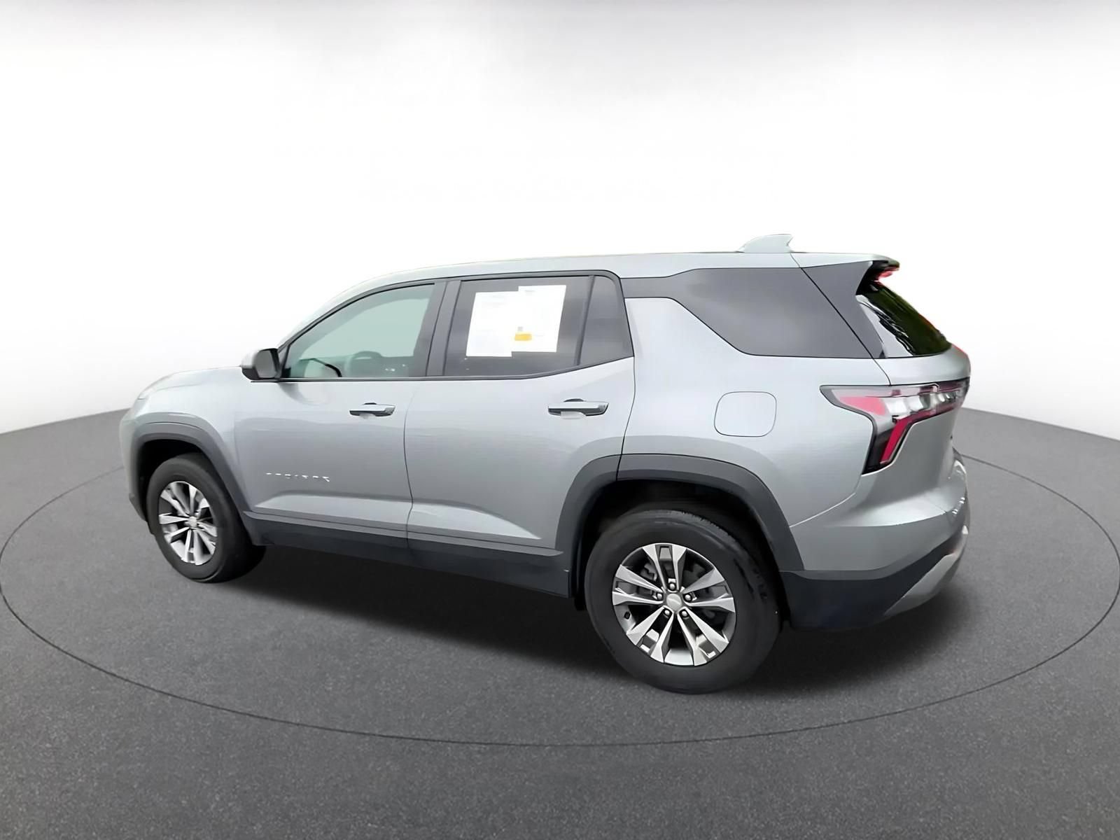 Used 2025 Chevrolet Equinox LT FWD image 10