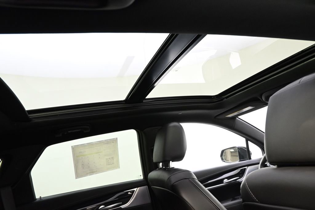 Certified 2025 Cadillac XT5 Premium Luxury image 17