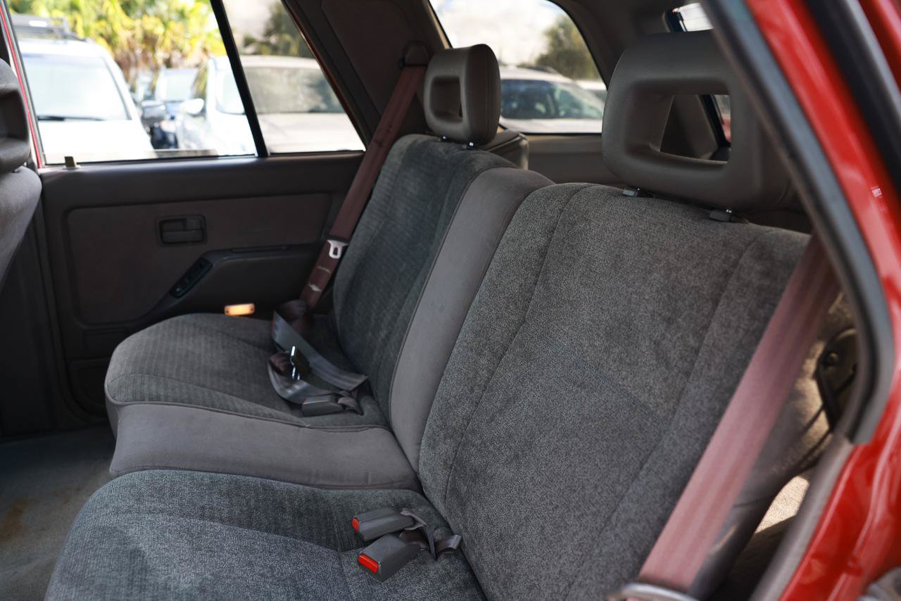 Used 1994 Isuzu Rodeo LS RWD image 10