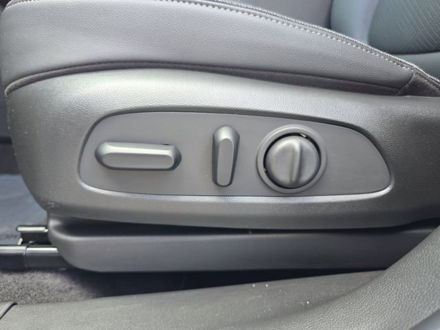Certified 2020 Buick Encore GX Essence w/ Advanced Technology Package FWD image 18