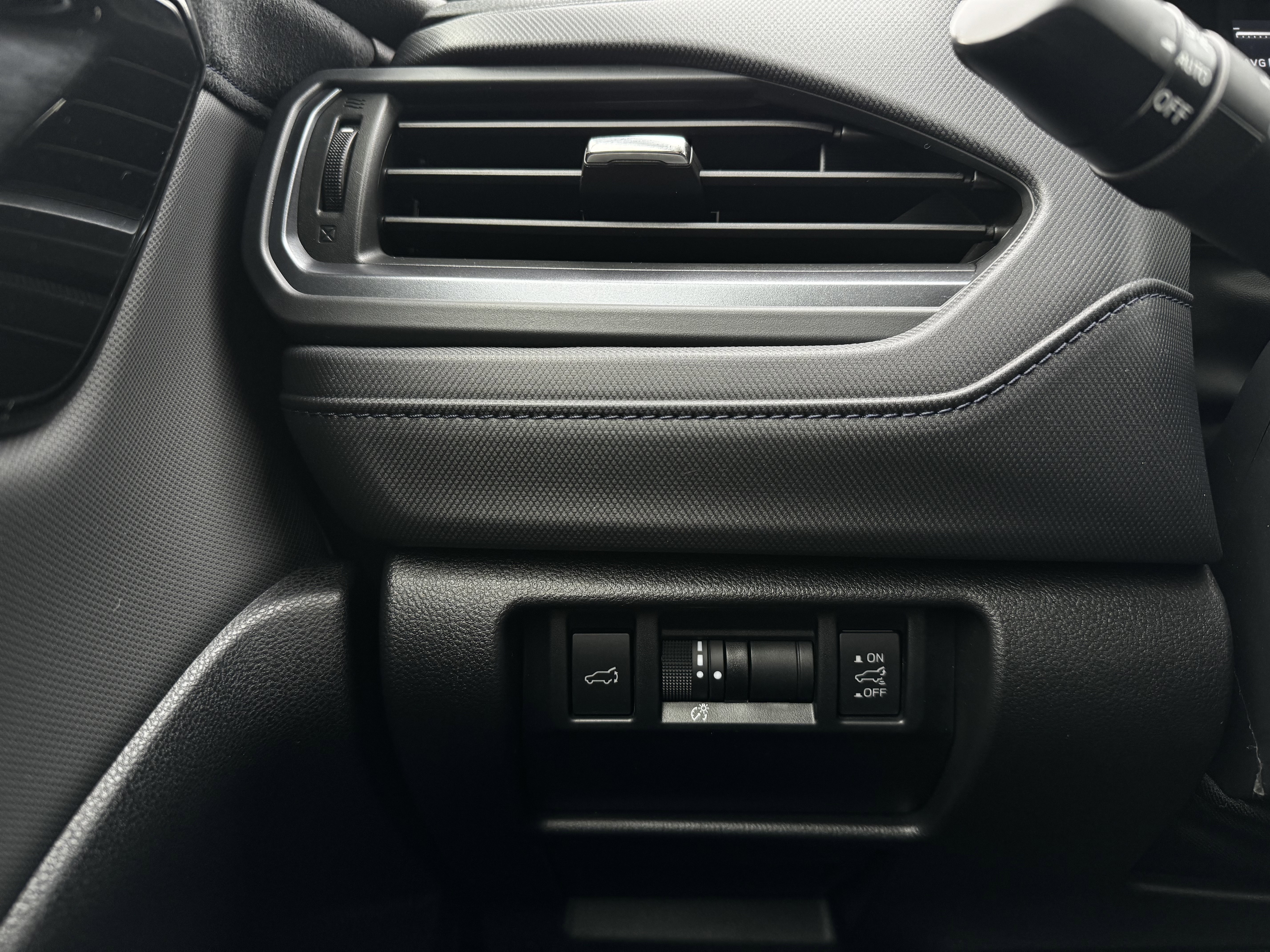 Certified 2025 Subaru Forester Limited w/ Popular Package #1 image 17