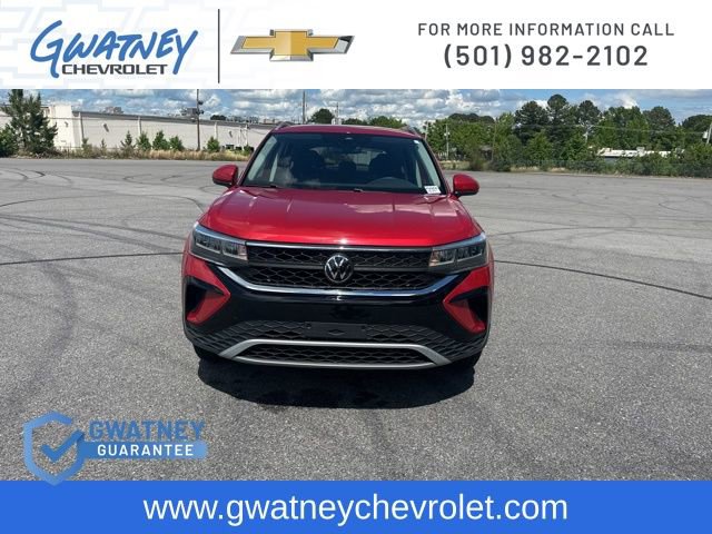 Used 2023 Volkswagen Taos SE image 2