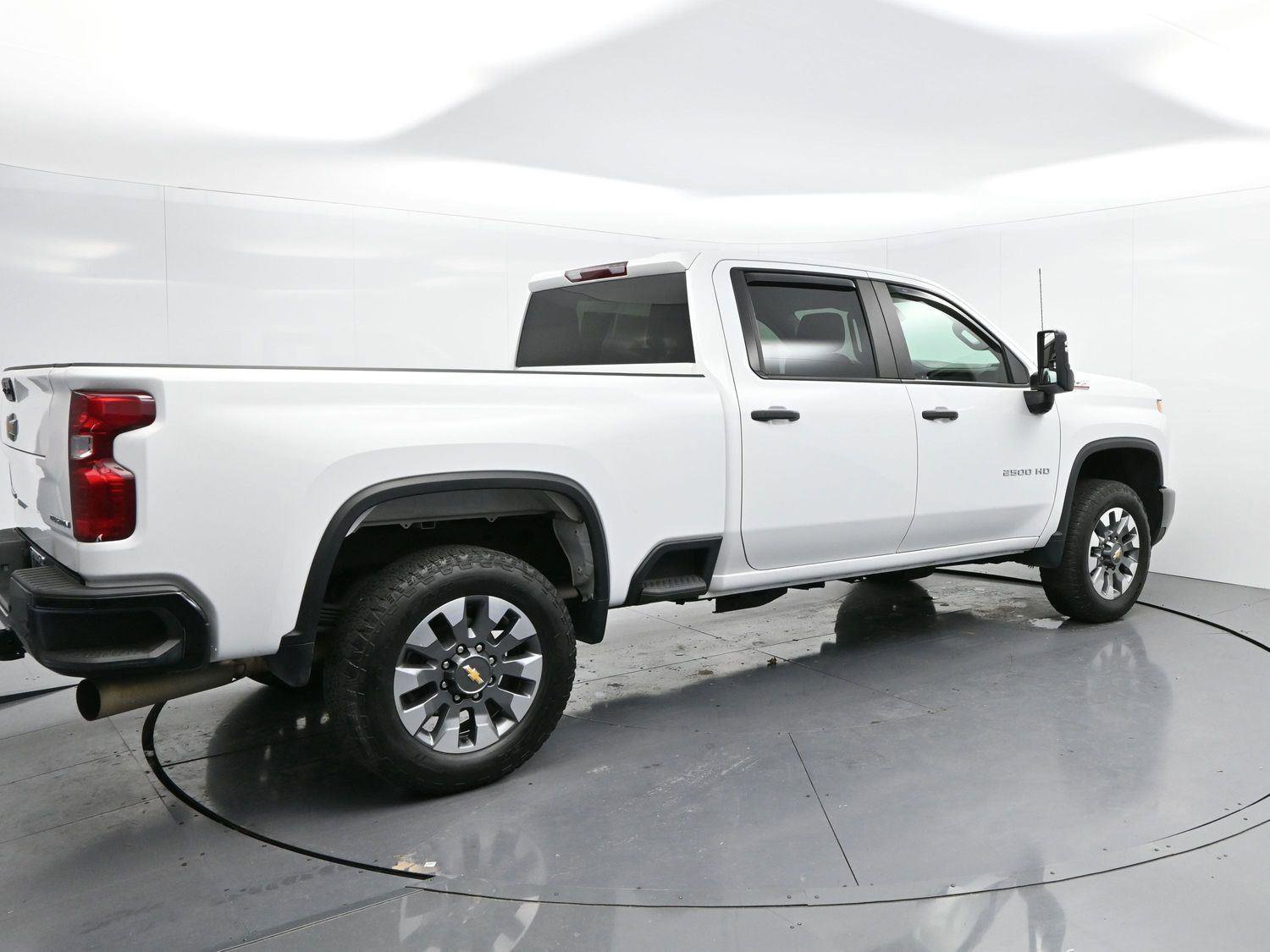 Used 2024 Chevrolet Silverado 2500 Custom w/ Custom Value Package image 7