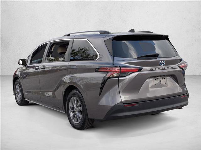 Used 2021 Toyota Sienna XLE image 8