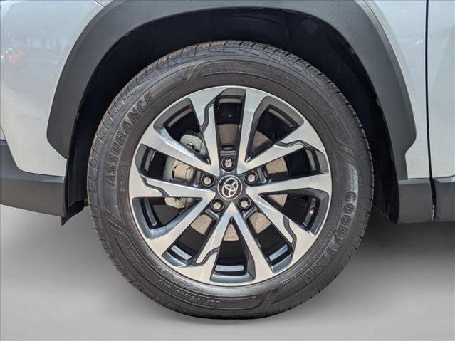 Used 2025 Toyota Corolla Cross XLE w/ Convenience Package image 23