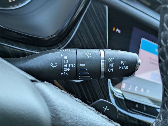 Certified 2023 Cadillac XT6 Premium Luxury FWD image 32