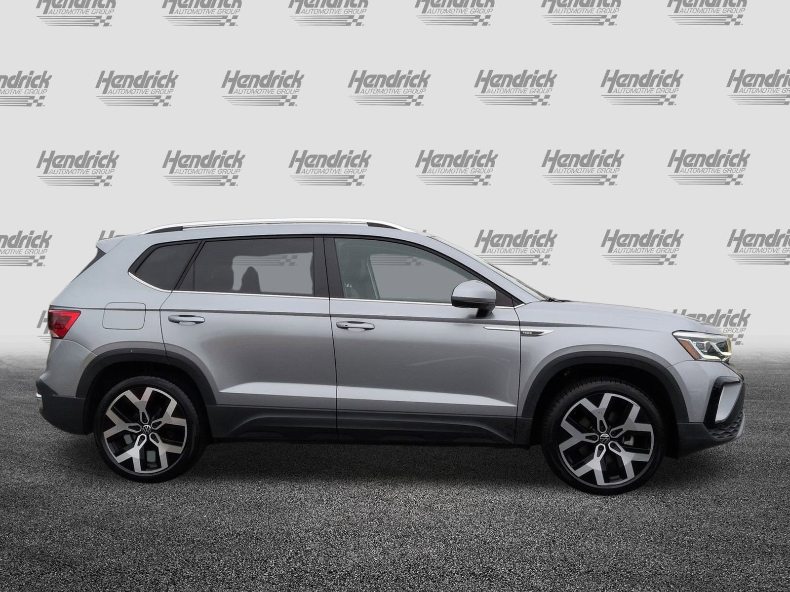 Used 2022 Volkswagen Taos SEL image 11