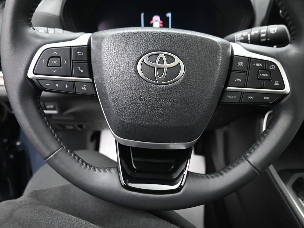 Used 2025 Toyota Grand Highlander AWD Hybrid image 16