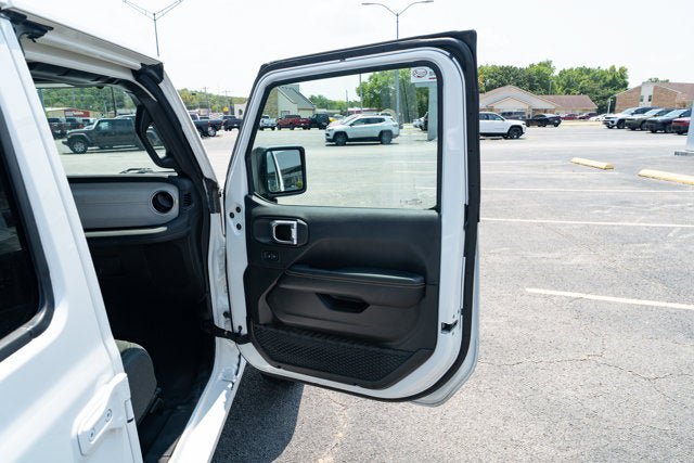 Certified 2025 Jeep Wrangler Unlimited Sahara AWD/4WD image 15
