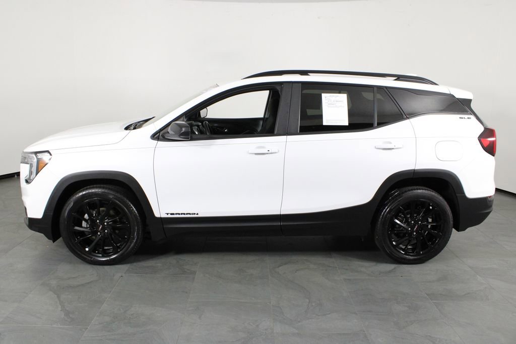Used 2023 GMC Terrain SLE w/ Driver Convenience Package FWD image 11