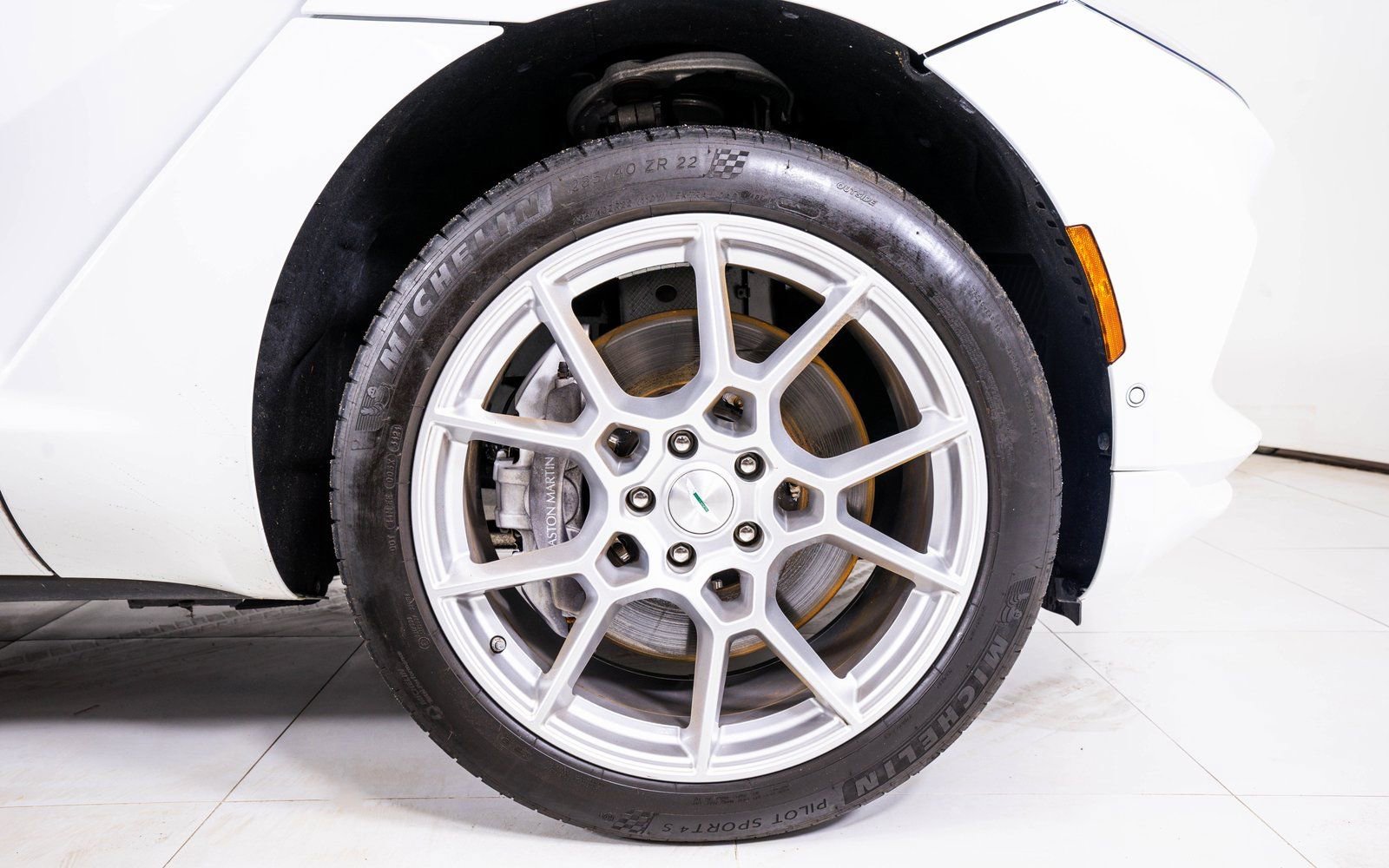 Used 2022 Aston Martin DBX image 10