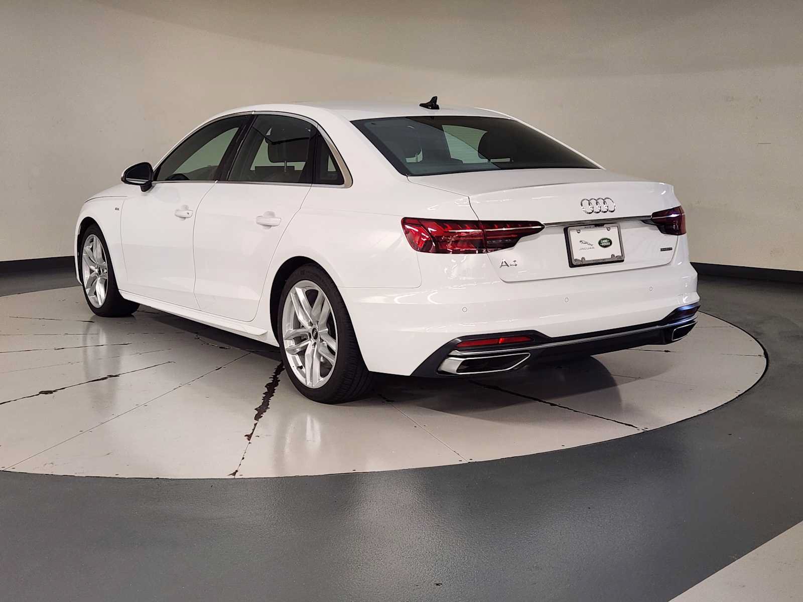 Used 2024 Audi A4 2.0T Premium Plus AWD/4WD image 6