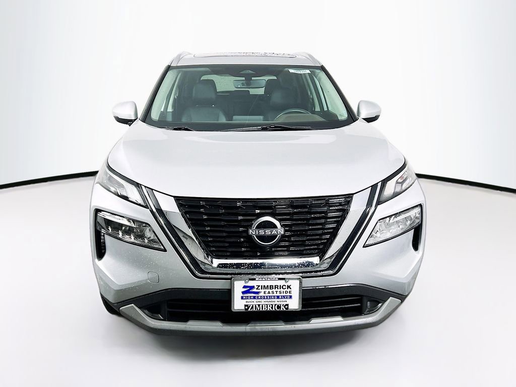 Used 2023 Nissan Rogue SV w/ SV Premium Package AWD/4WD image 2