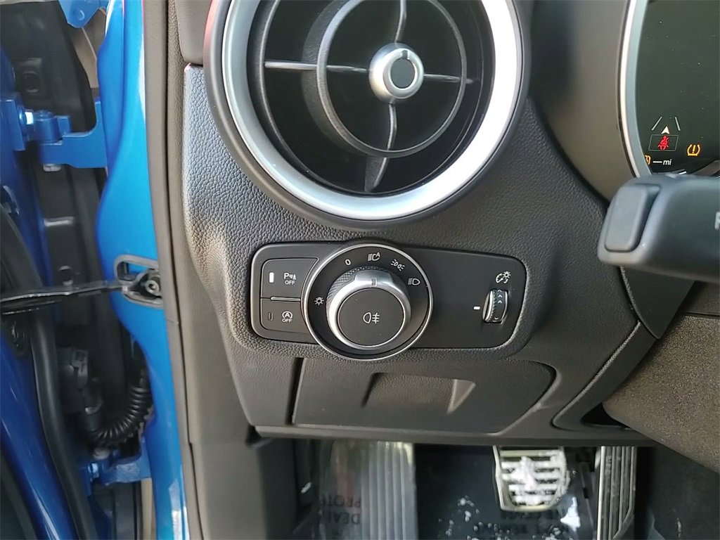 Used 2024 Alfa Romeo Stelvio Veloce image 24