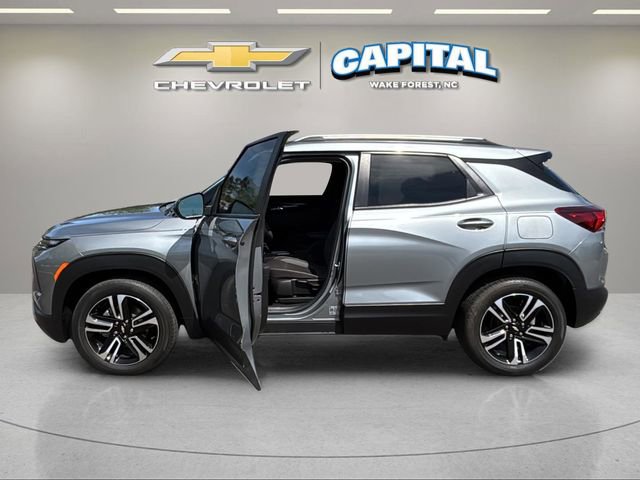 Used 2024 Chevrolet TrailBlazer LT w/ LT Cold Weather Package image 11