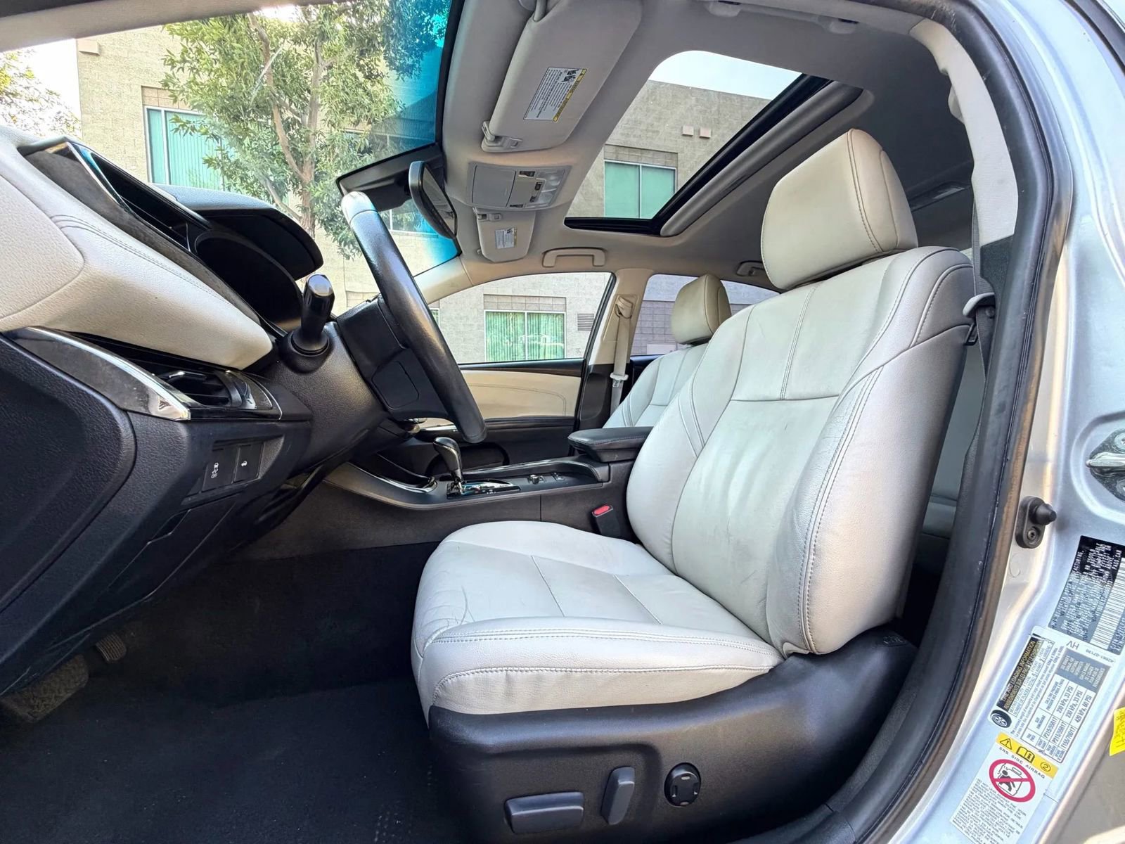 Used 2018 Toyota Avalon XLE Plus w/ Preferred Accessory Package image 14