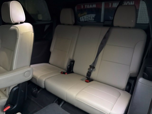 Certified 2023 Chevrolet Traverse Premier w/ LPO, Floor Liner Package AWD/4WD image 25