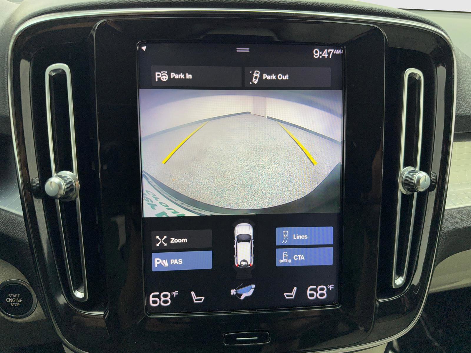 Used 2019 Volvo XC40 T4 Momentum image 29