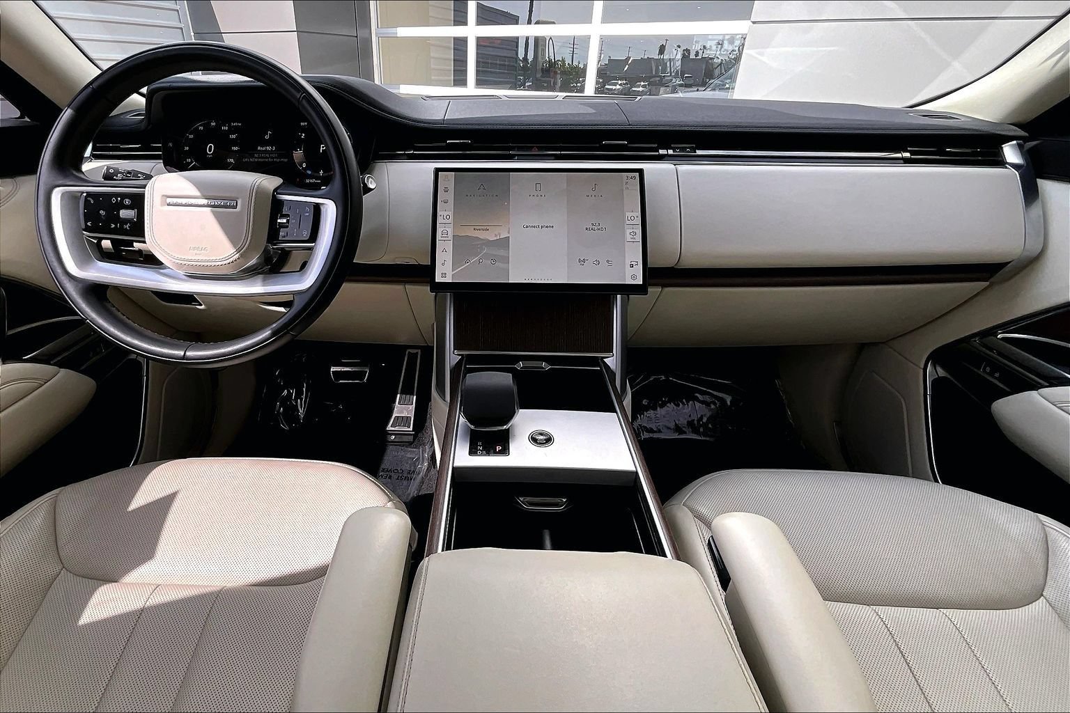Used 2024 Land Rover Range Rover Long Wheelbase SE AWD/4WD image 14