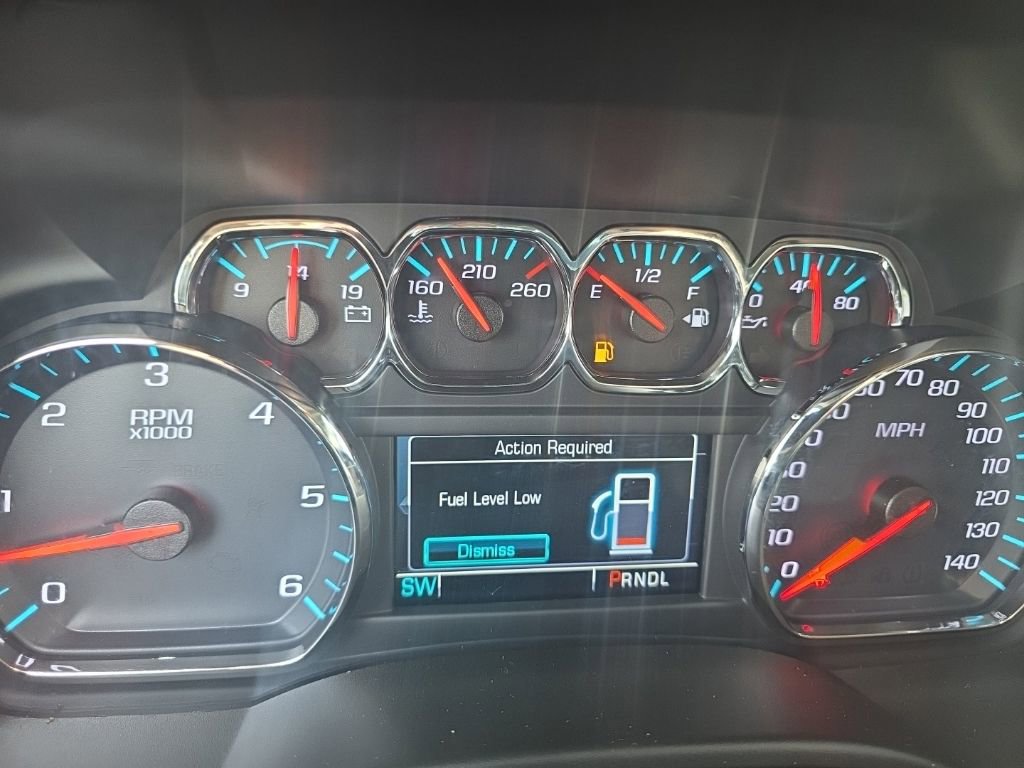 Used 2018 Chevrolet Suburban LT RWD image 13