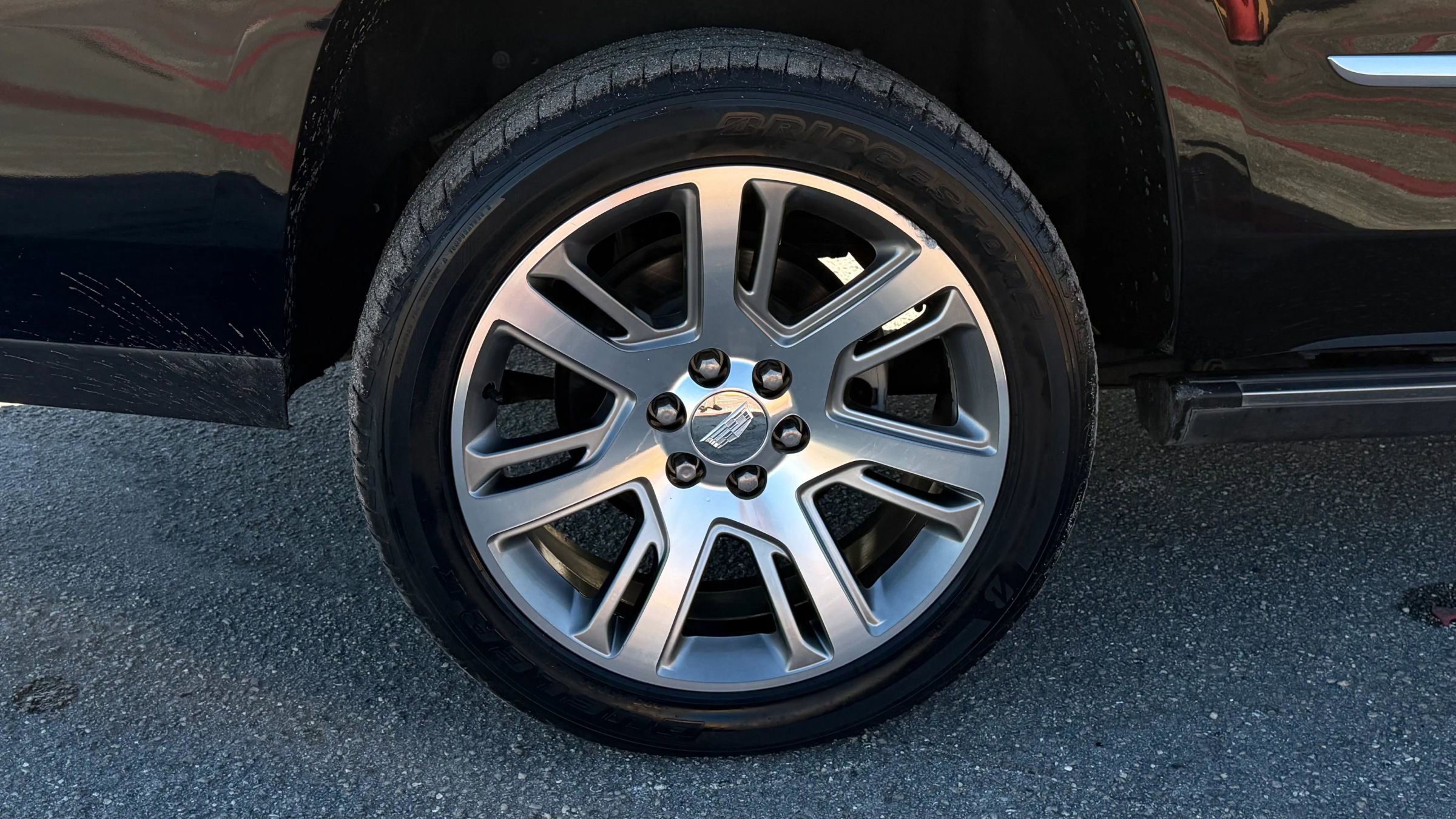 Used 2015 Cadillac Escalade Premium RWD image 25