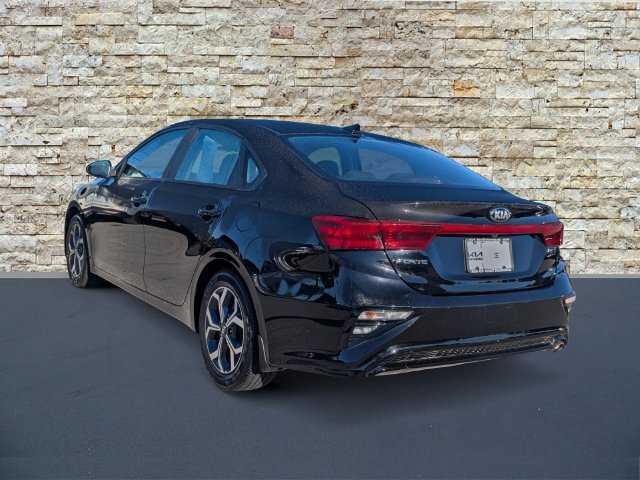 Used 2019 Kia Forte LXS FWD image 4