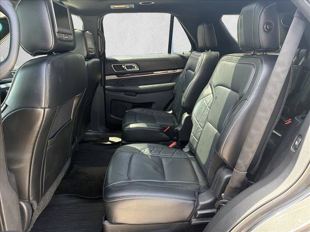 Used 2017 Ford Explorer Platinum AWD/4WD image 19