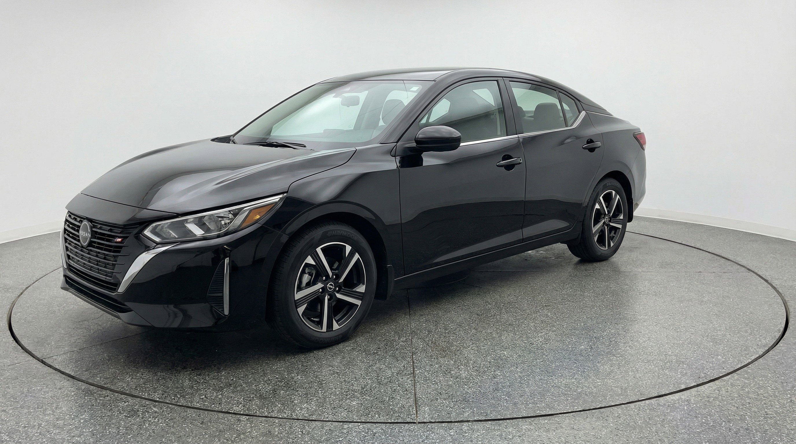 Used 2025 Nissan Sentra SV image 3