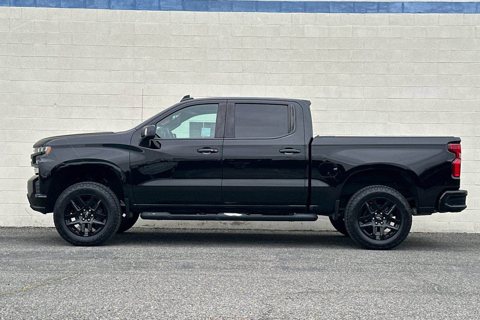 Used 2020 Chevrolet Silverado 1500 LT Trail Boss w/ Midnight Edition AWD/4WD image 7