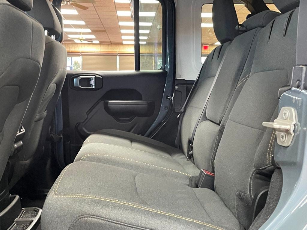 Used 2024 Jeep Wrangler Unlimited AWD/4WD image 14