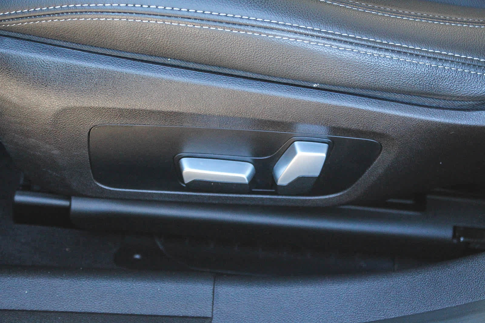 Certified 2023 BMW 330i Sedan image 21