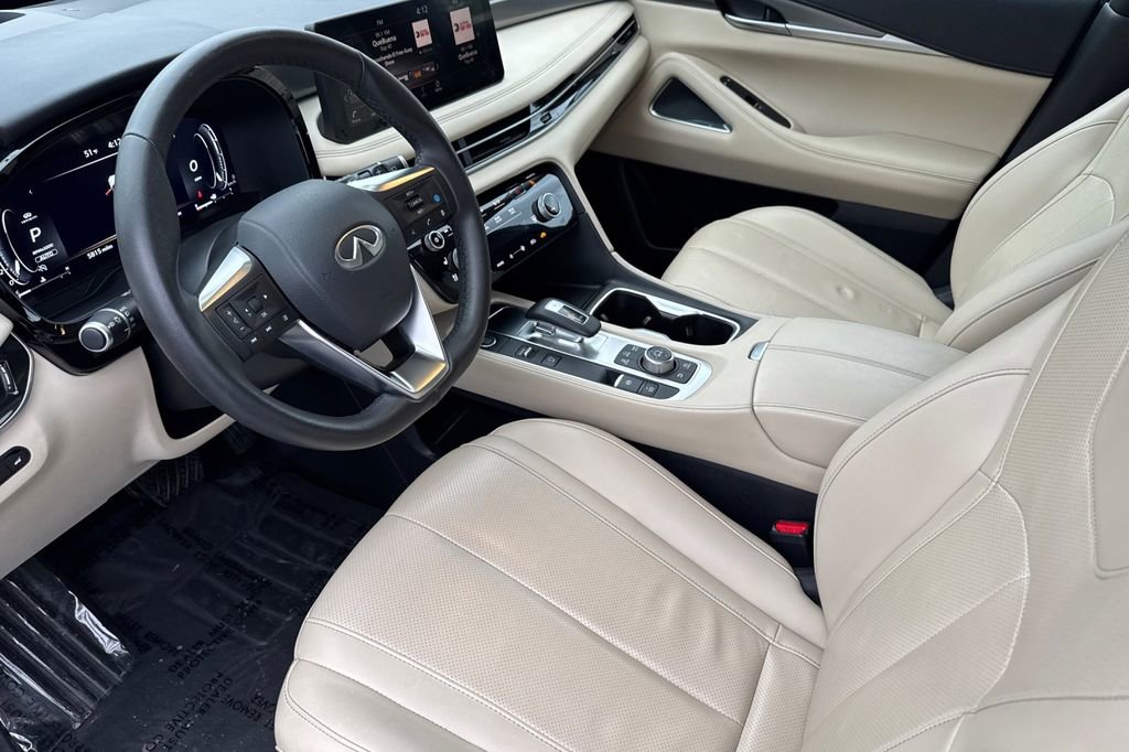 Certified 2025 INFINITI QX60 Luxe w/ Vision Package image 9