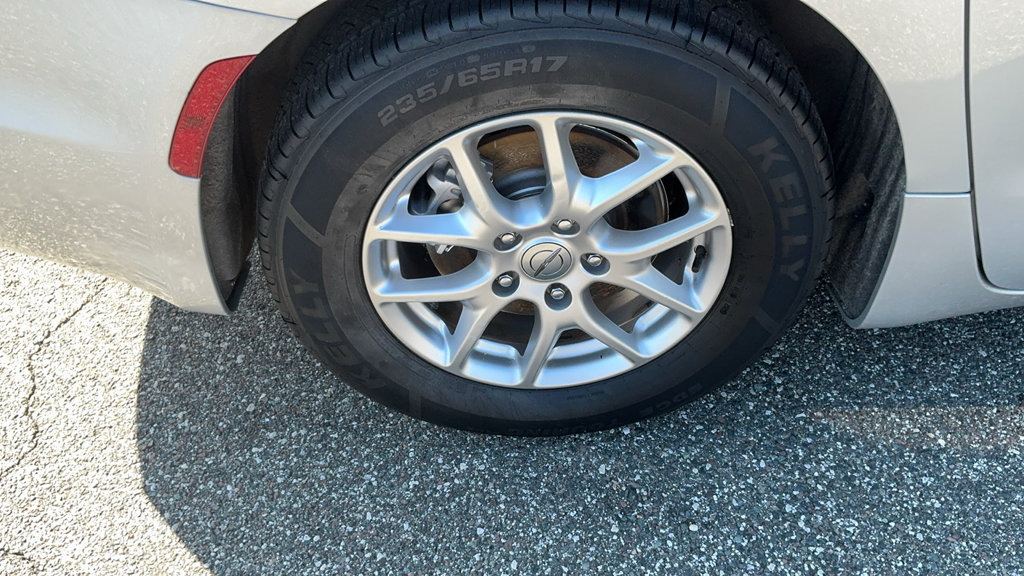 Used 2024 Chrysler Pacifica Touring-L FWD image 11