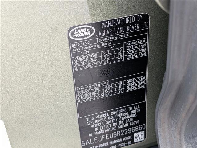 Used 2024 Land Rover Defender 130 S image 28