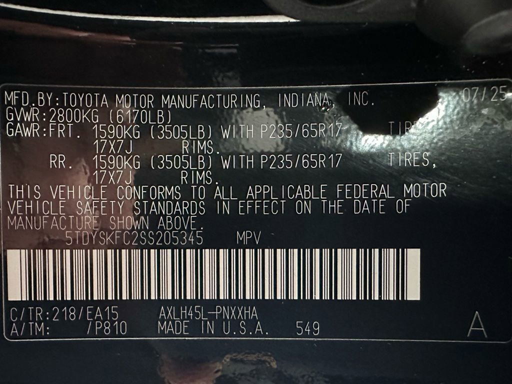 Used 2025 Toyota Sienna XLE image 11