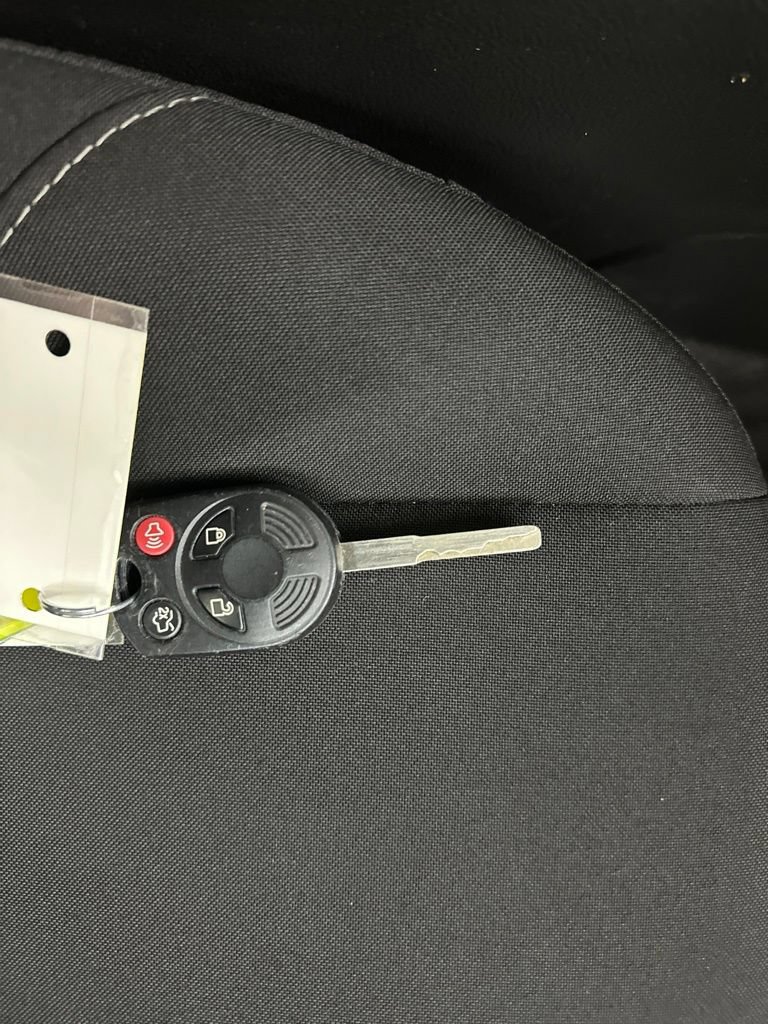 Used 2018 Ford Focus SE w/ SE Appearance Package FWD image 37