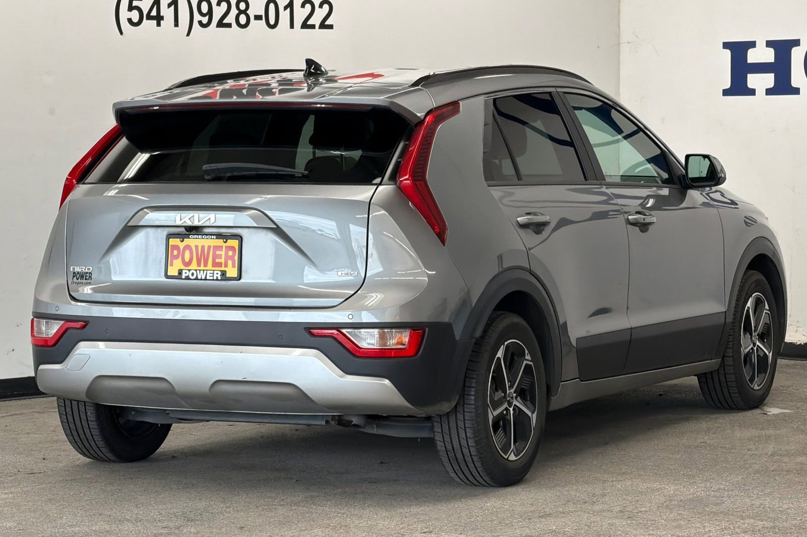 Used 2023 Kia Niro EX FWD image 4